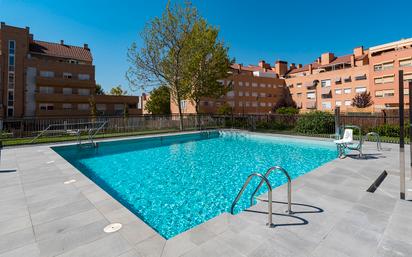 Piscina de Pis de lloguer en Leganés amb Traster i Piscina comunitària