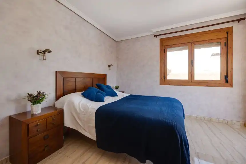 Habitación de Casa adosada en venta en Rojales con Aire acondicionado, Terraza y Amueblado