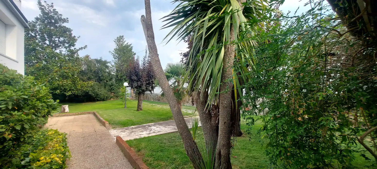 Jardín de Casa o chalet en venta en Albelda de Iregua con Aire acondicionado, Calefacción y Jardín privado