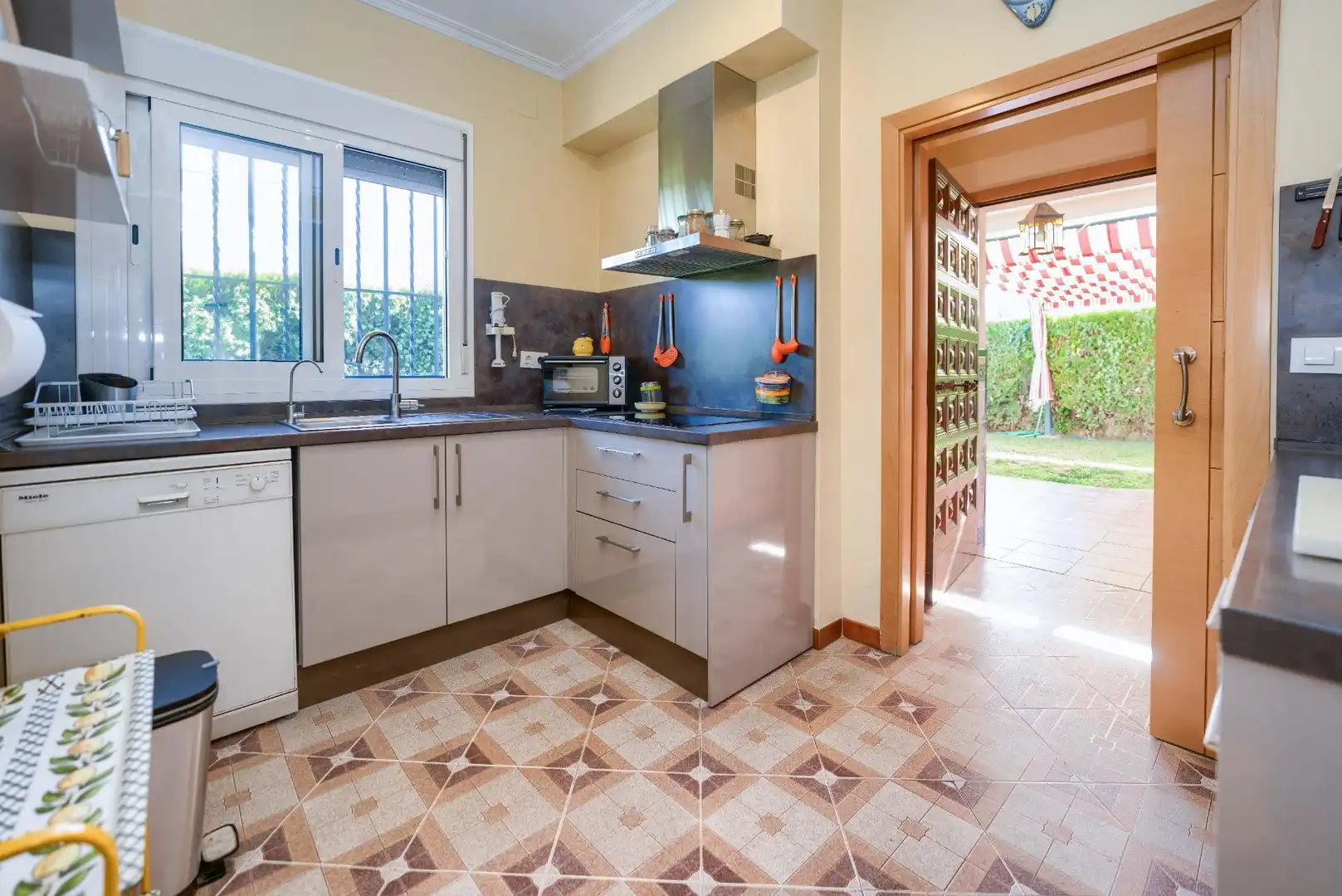 Kitchen of Houses for sale in Palomares del Río  with Air Conditioner, Heating and Private garden
