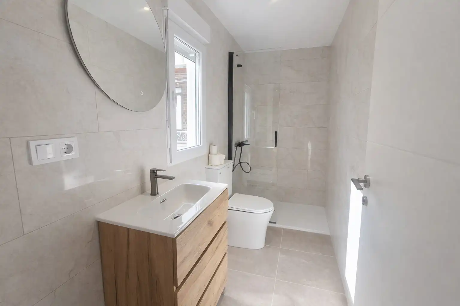 Baño de Piso en venta en  Logroño con Calefacción, Parquet y Horno