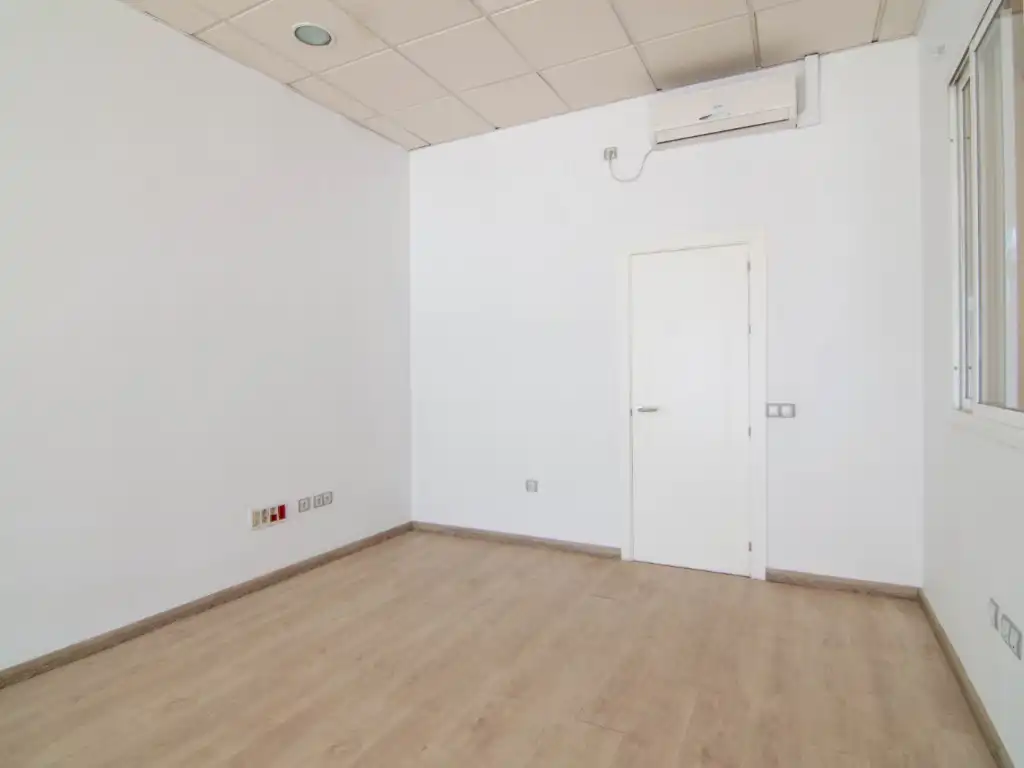 Local comercial en venda a San José de la Rinconada, imagen 3