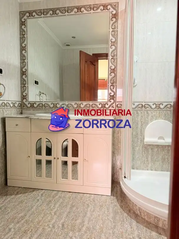 Bathroom of Flat for sale in Bilbao   with Heating, Storage room and Balcony