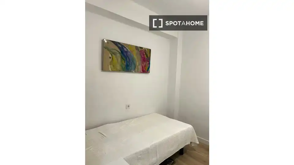 Habitación de Piso de alquiler en Moncada con Aire acondicionado, Calefacción y Amueblado