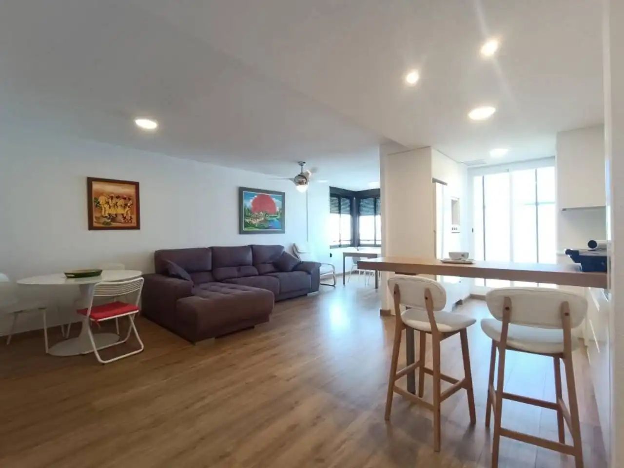 Sala d'estar de Apartament de lloguer en El Campello amb Aire condicionat, Terrassa i Moblat