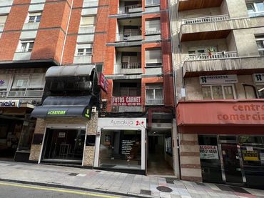 Local comercial en venda a Calle Covadonga 30