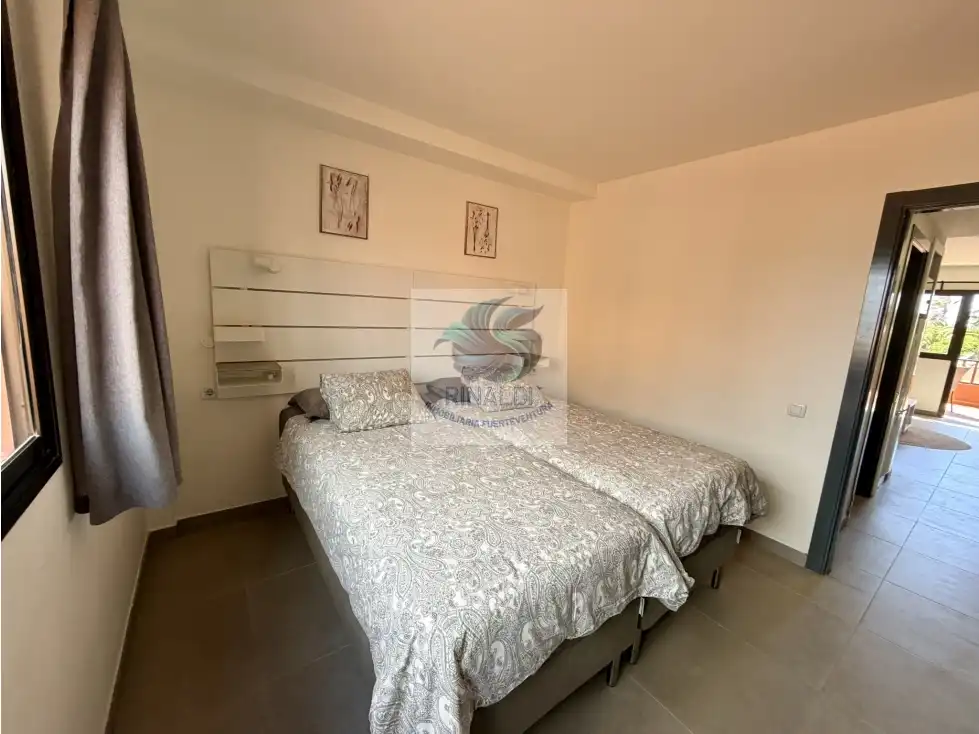 Habitación de Apartamento en venta en La Oliva con Terraza, Piscina y Amueblado