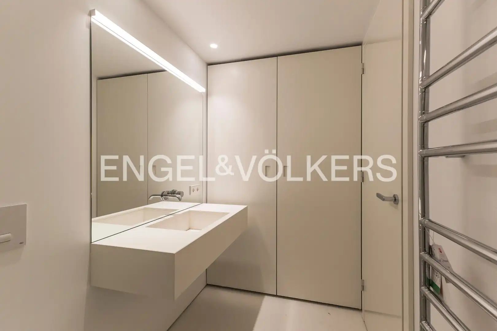 Baño de Piso en venta en Madrid con Aire acondicionado, Calefacción y Jardín privado
