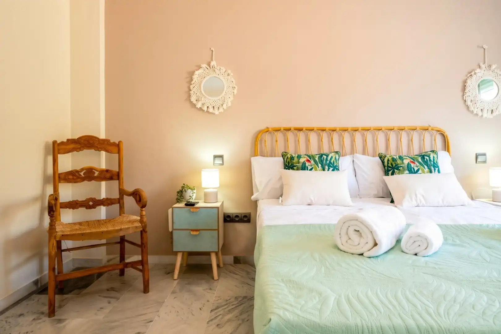 Dormitori de Casa adosada en venda en Marbella amb Aire condicionat, Jardí privat i Terrassa