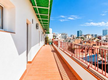 Penthouse with balcony for sale in Sants - Montjuïc