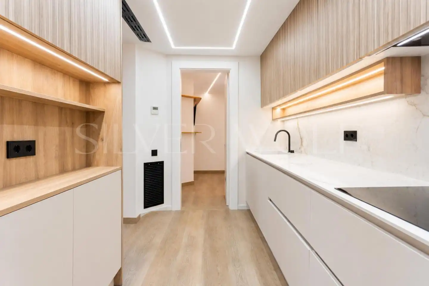 Kitchen of Ground floor for sale in Sant Feliu de Llobregat  with Air Conditioner, Heating and Alarm