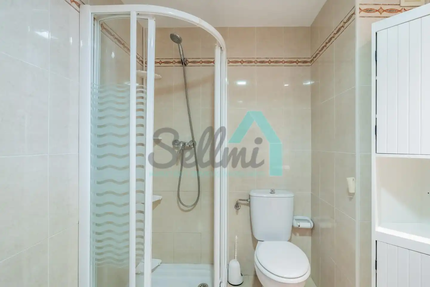 Bathroom of Flat for rent in Oviedo   with Heating, Parquet flooring and Furnished