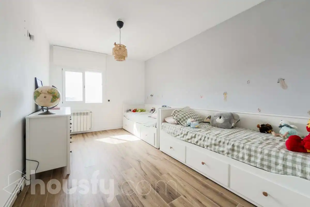 Bedroom of Houses for sale in Mataró  with Air Conditioner, Heating and Terrace