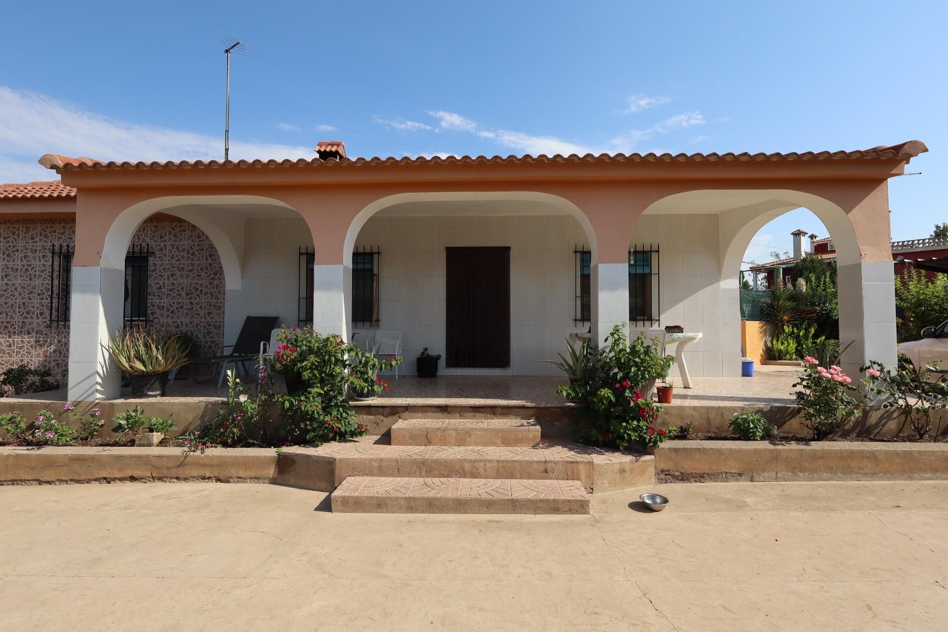 Exterior view of House or chalet for sale in Chiva  with Air Conditioner, Private garden and Terrace