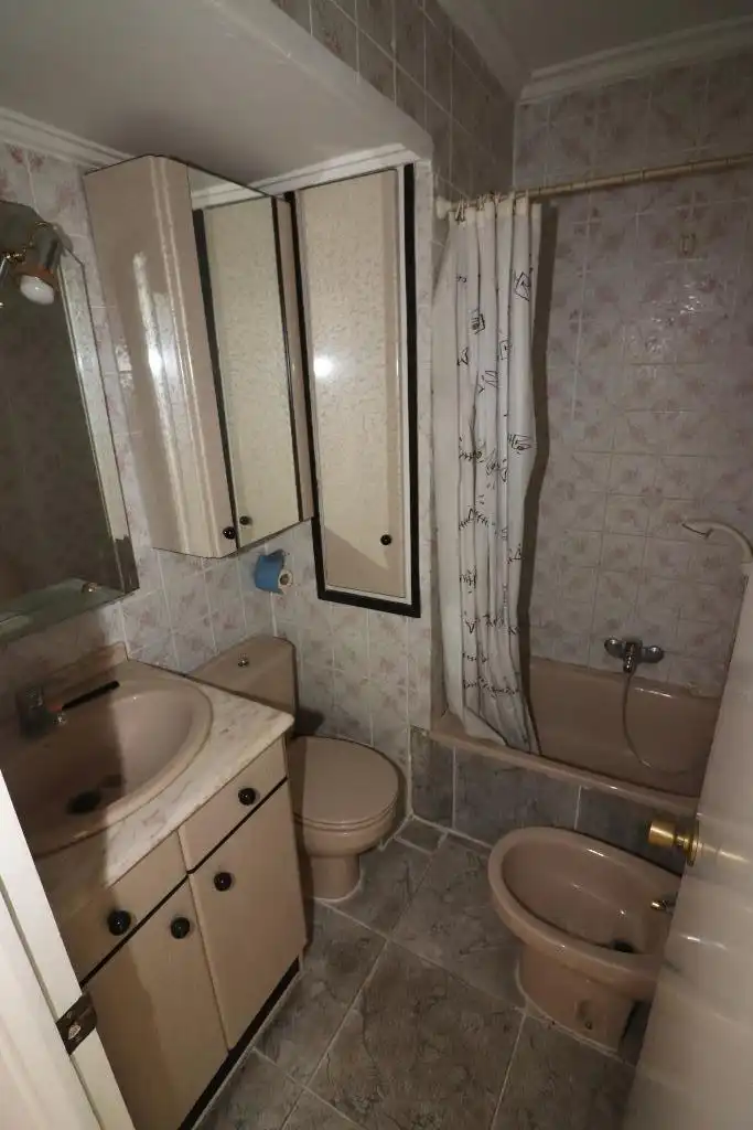 Bathroom of Flat for sale in Buñol  with Air Conditioner, Terrace and Furnished