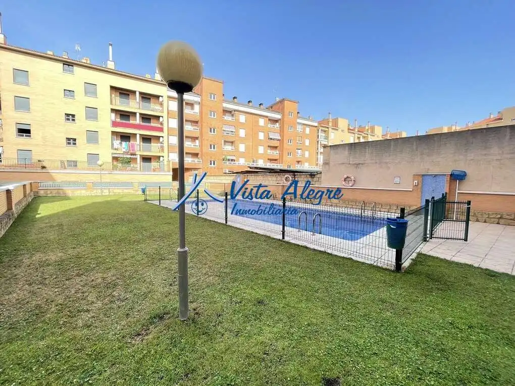 Exterior view of Flat for sale in Haro  with Air Conditioner, Heating and Parquet flooring