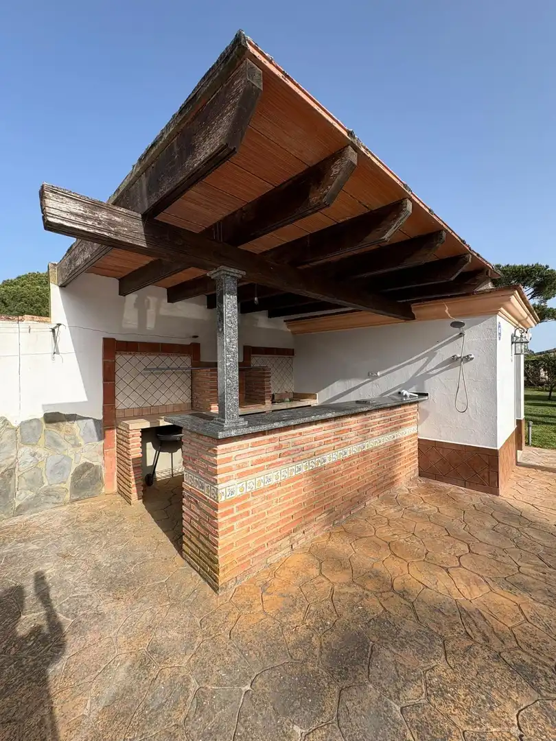 Terraza de Casa o chalet de alquiler en Chiclana de la Frontera con Aire acondicionado, Jardín privado y Piscina
