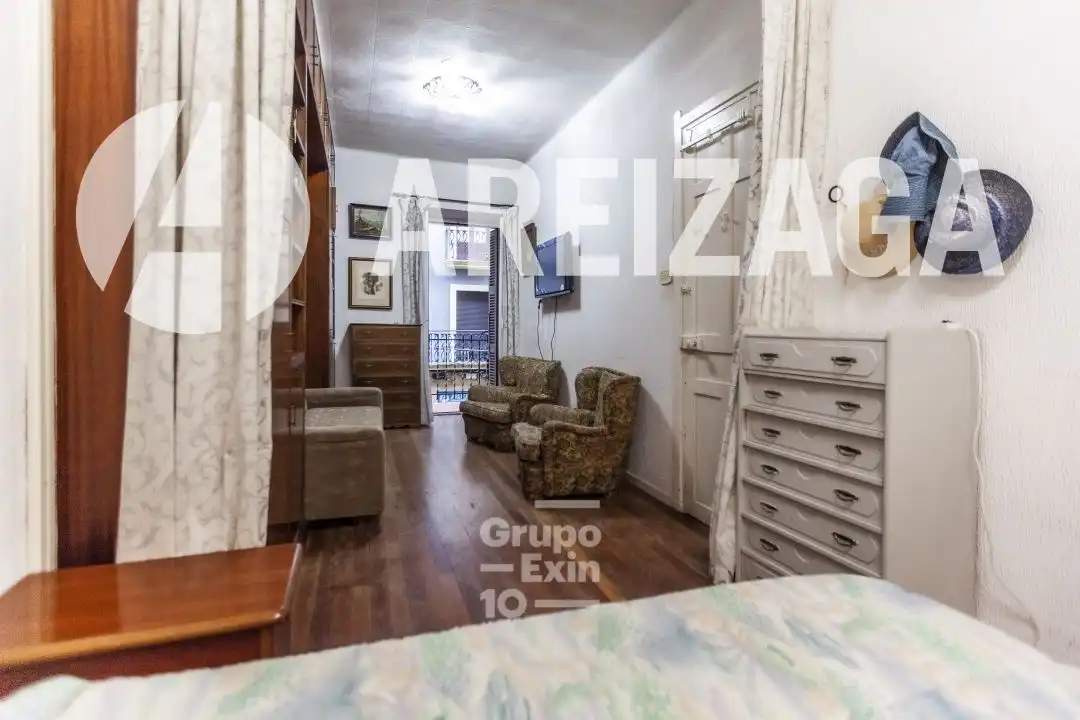 Habitación de Piso en venta en Donostia - San Sebastián  con Calefacción y Balcón