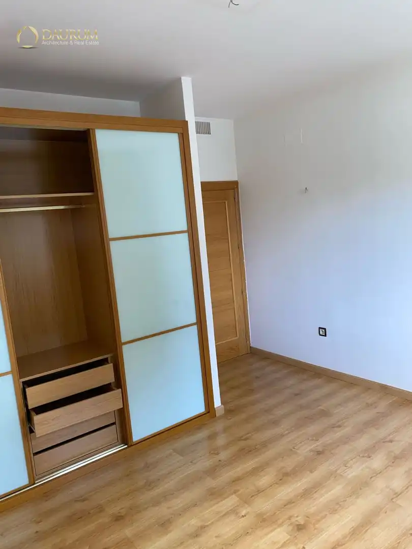 Schlafzimmer von Wohnung zum Verkauf in Madrid mit Klimaanlage, Heizung und Terrasse