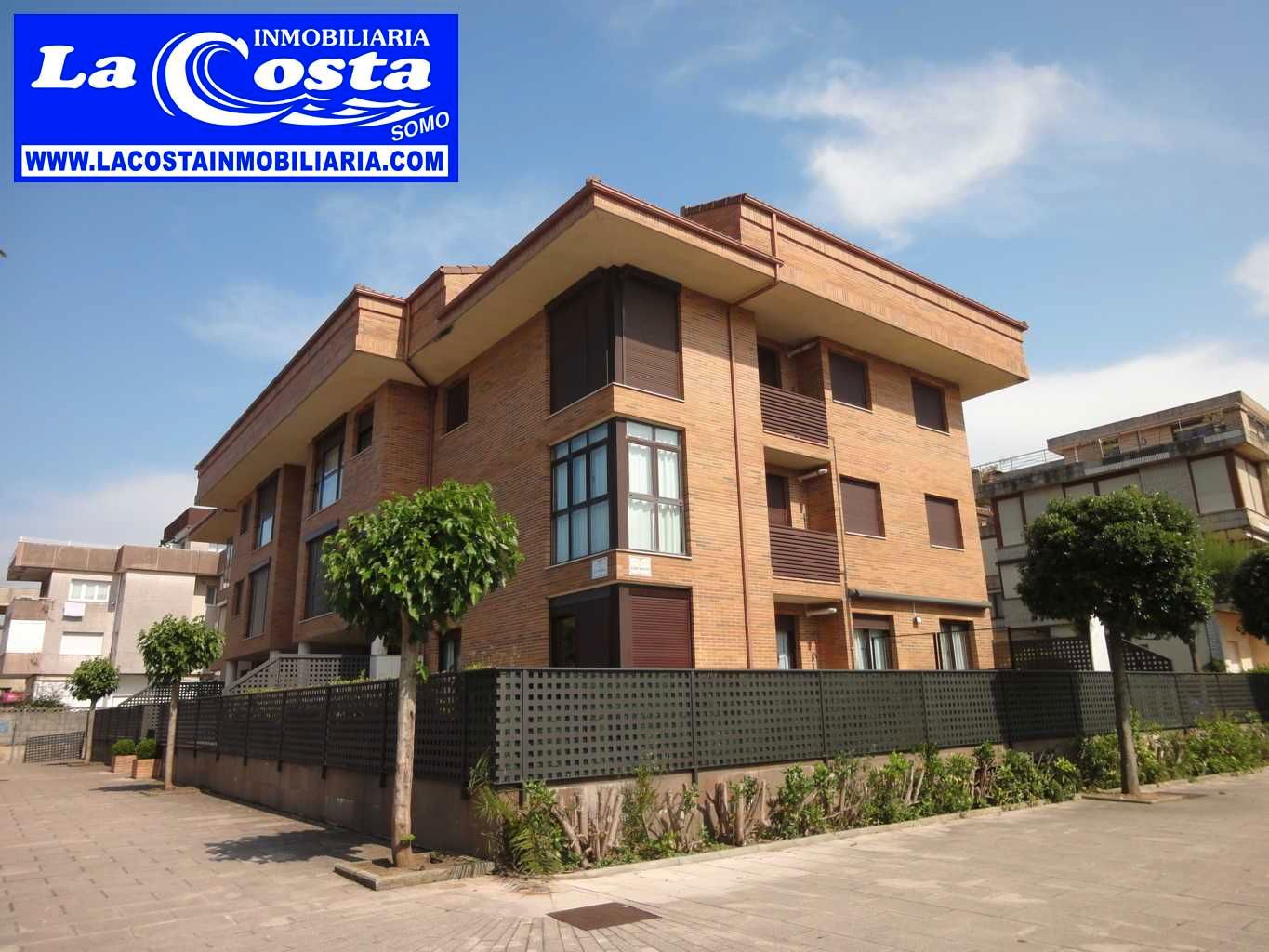 Vista exterior de Piso en venta en Ribamontán al Mar con Calefacción