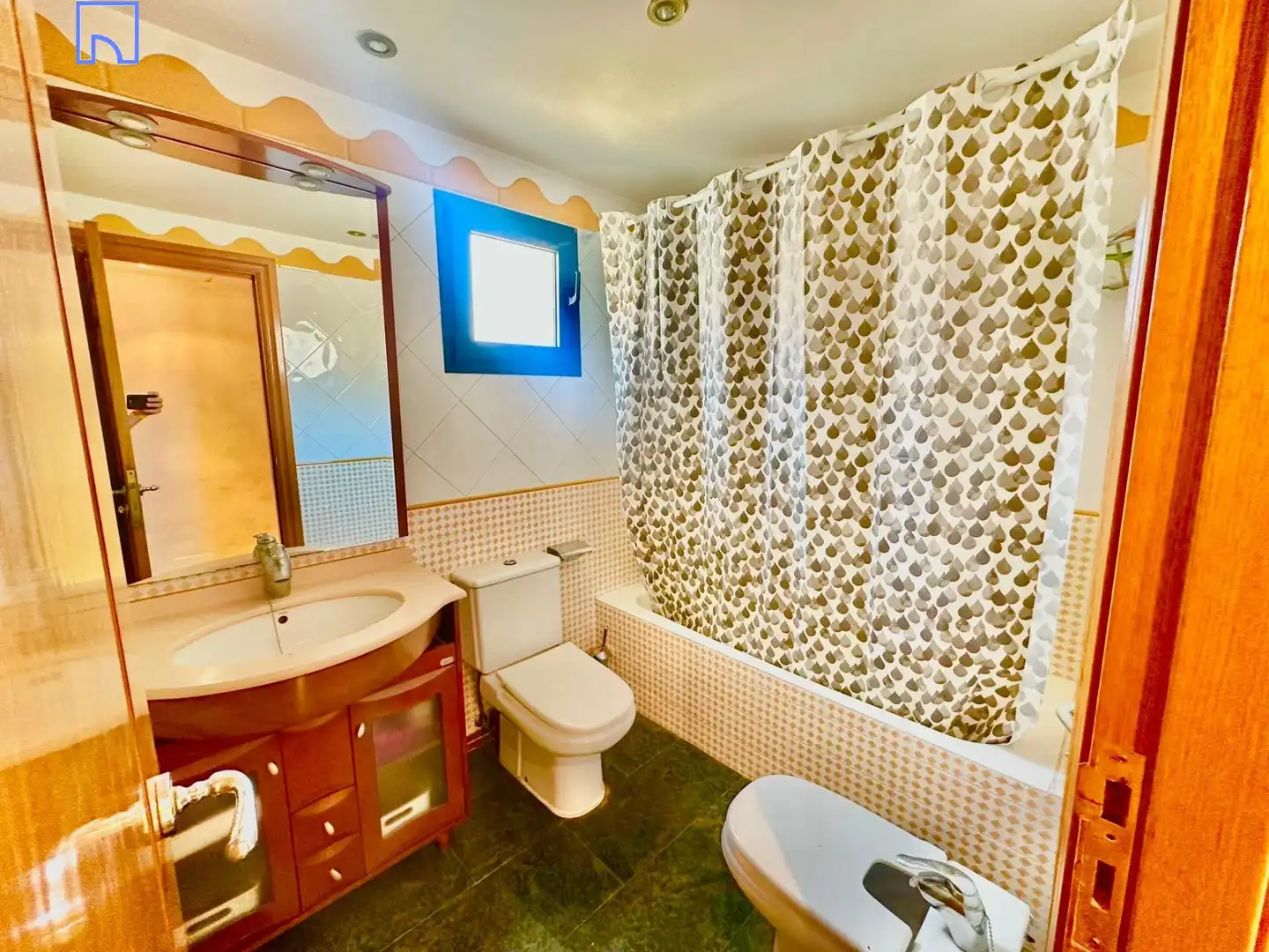 Bathroom of Houses for sale in Tudela  with Air Conditioner, Heating and Storage room