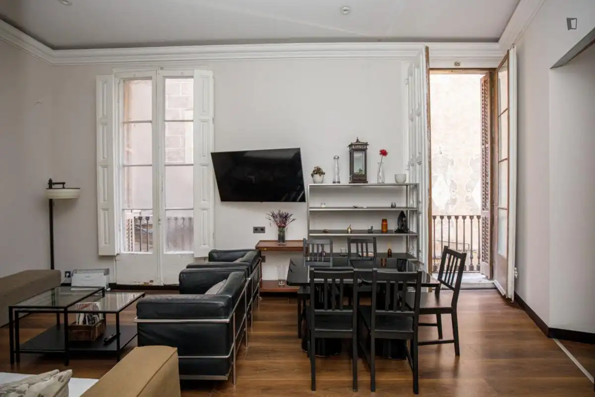 Menjador de Apartament de lloguer en Barcelona amb Aire condicionat, Calefacció i Moblat
