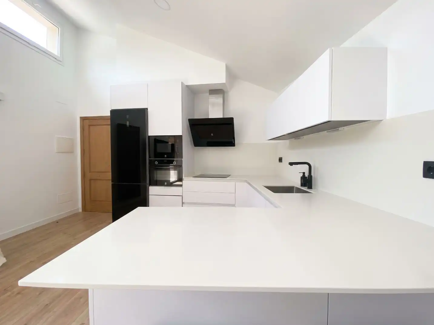 Kitchen of Attic for rent in  Huesca Capital  with Air Conditioner and Terrace