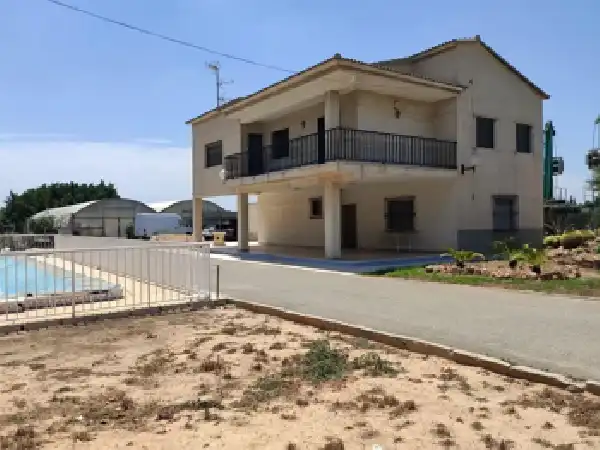 Villa con piscina in vendita a Torrellano