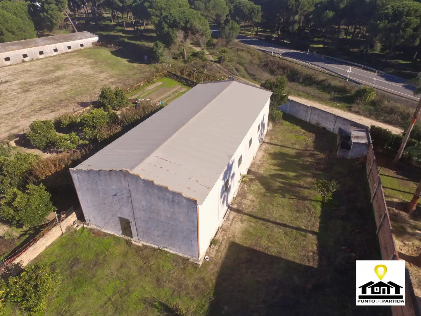 Vista exterior de Finca rústica en venda en Hinojos amb Aire condicionat, Jardí privat i Terrassa