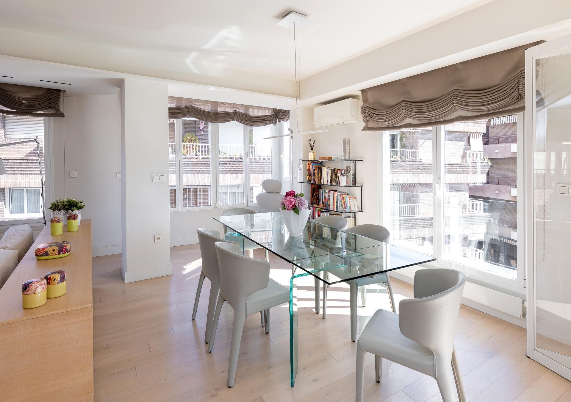 Menjador de Pis en venda en  Granada Capital amb Aire condicionat