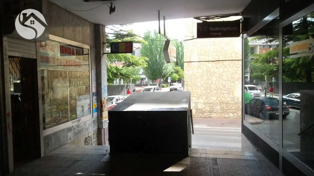 Local comercial en venda a Centro, imagen 2