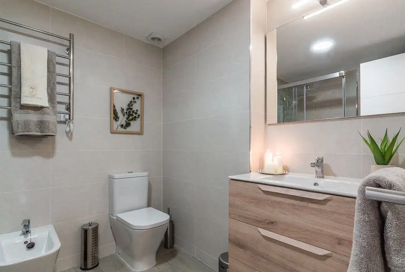 Bathroom of Apartments for rent in Almuñécar  with Air Conditioner, Heating and Terrace