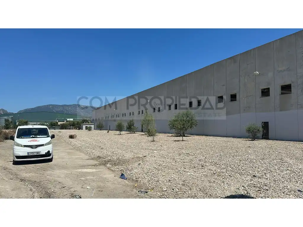 Exterior view of Industrial buildings for rent in Bunyola