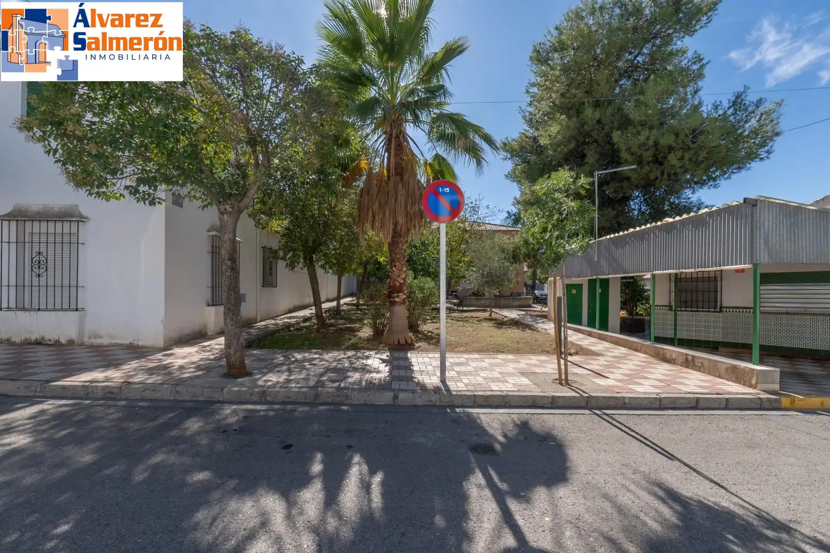 Vista exterior de Casa o xalet en venda en Albolote amb Terrassa i Balcó