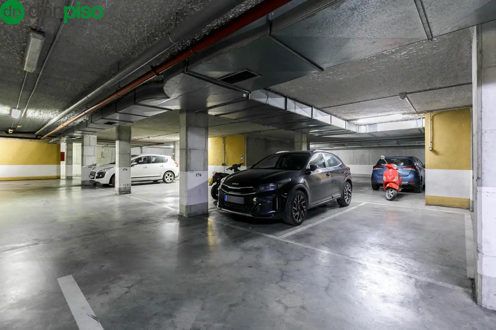 Parking of Flat for sale in Granada  with Air Conditioner, Terrace and Balcony
