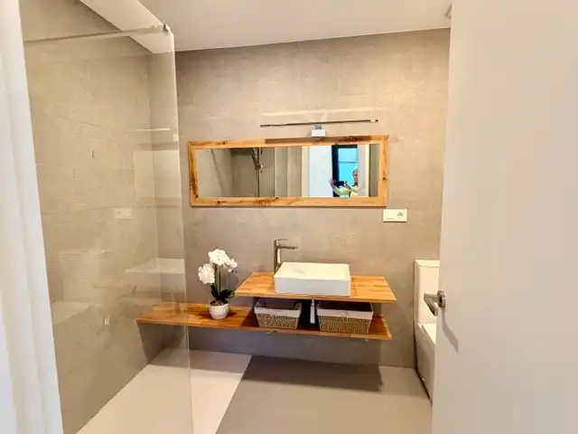 Detached homes for sale in Carrer de Fernando Poo, Els Merinals