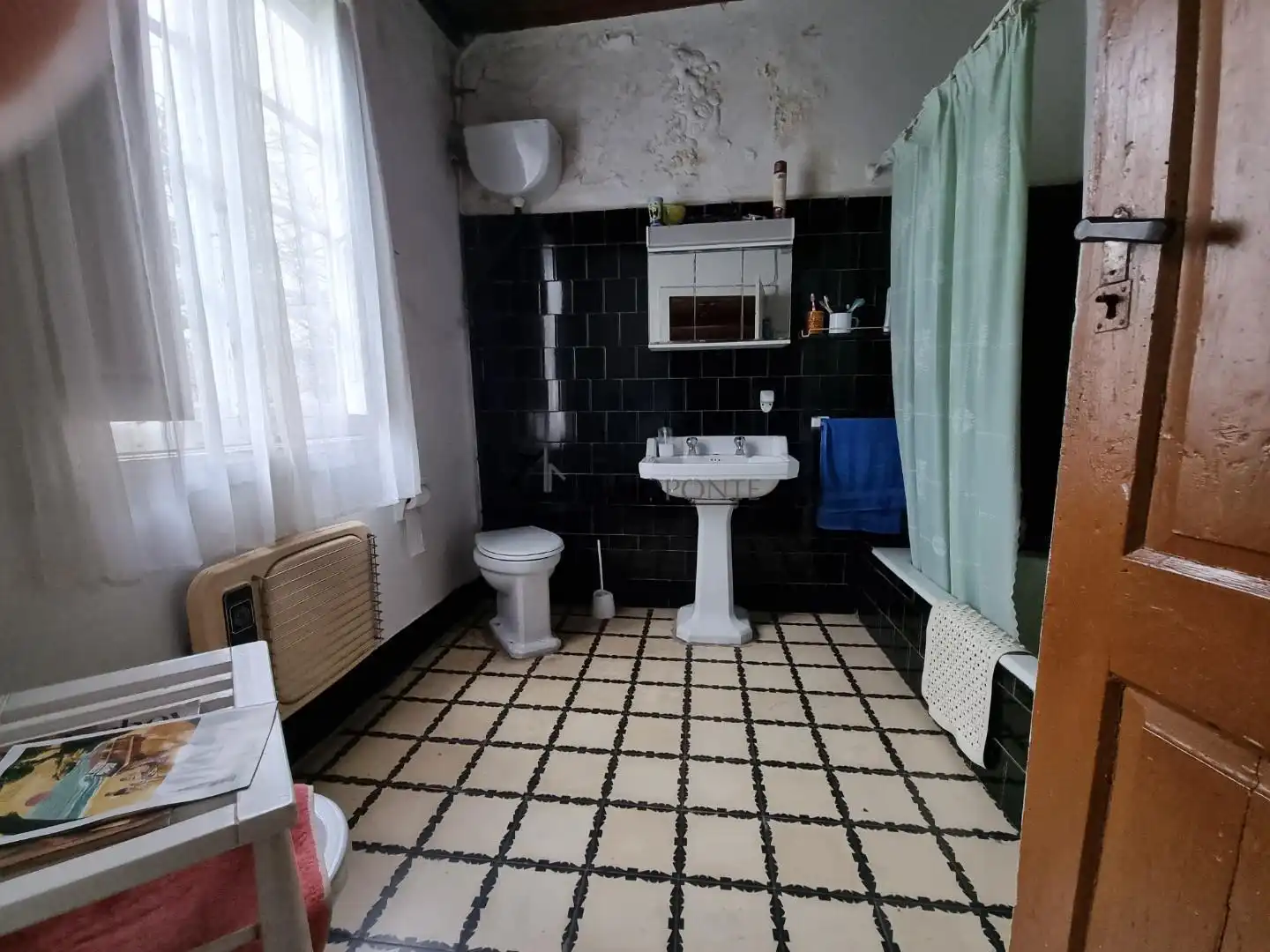 Bany de Casa o xalet en venda en Poio amb Jardí privat, Traster i Balcó