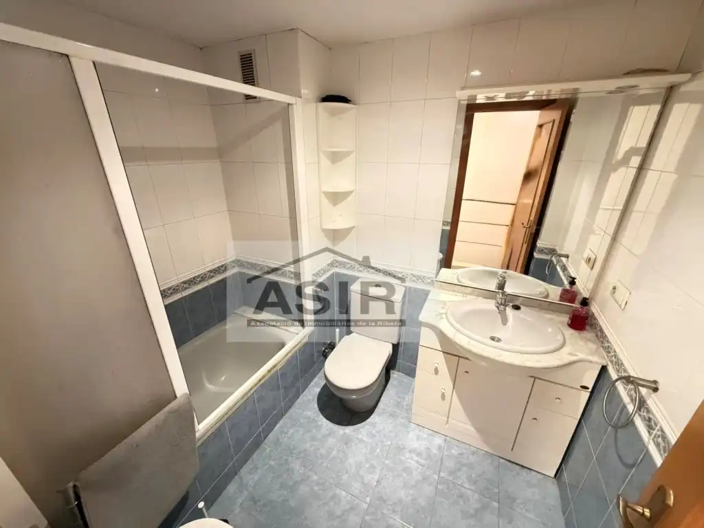 Bathroom of Study for sale in Alzira  with Air Conditioner