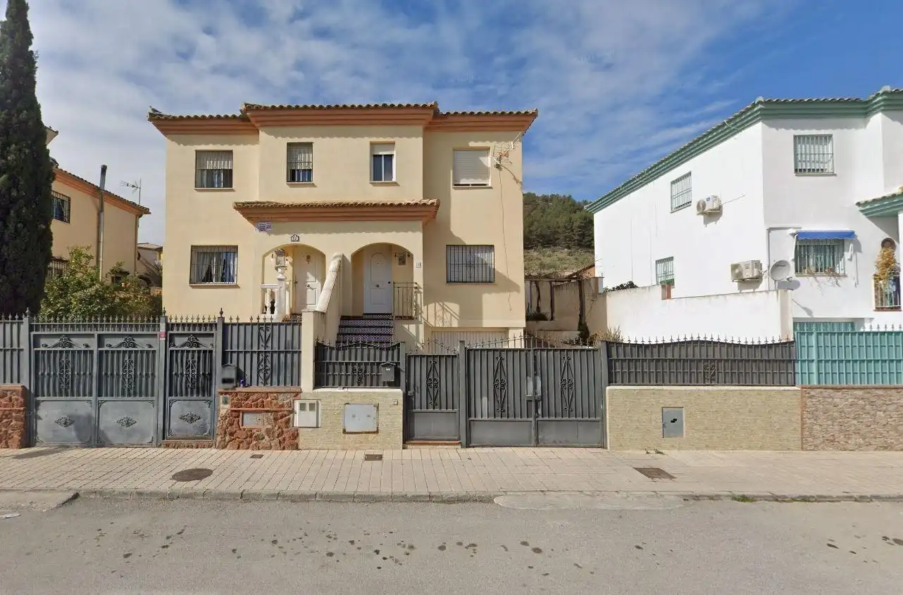 Casa adosada en venda a ALBARRATE, DE, 12, Albolote