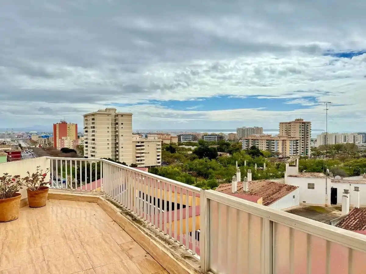Piso con terraza en venta en Llevant, imagen 8