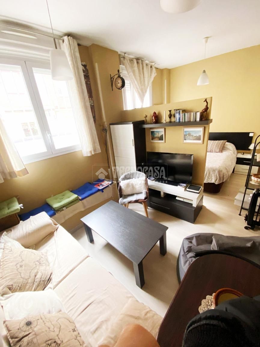 Sala d'estar de Estudi en venda en  Madrid Capital