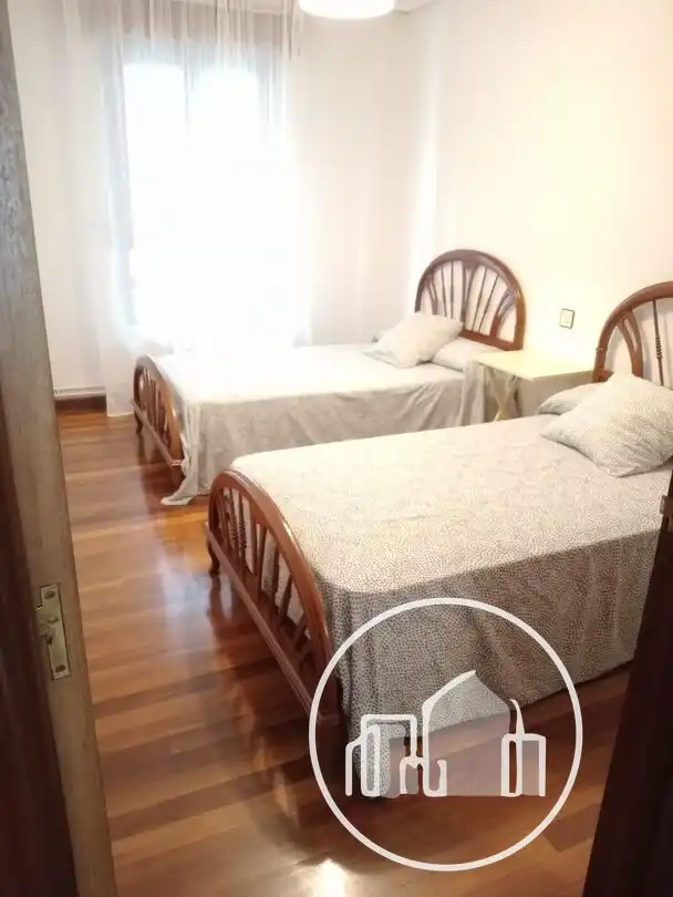 Schlafzimmer von Wohnung zur Miete in Villarcayo de Merindad de Castilla la Vieja mit Heizung und Balkon