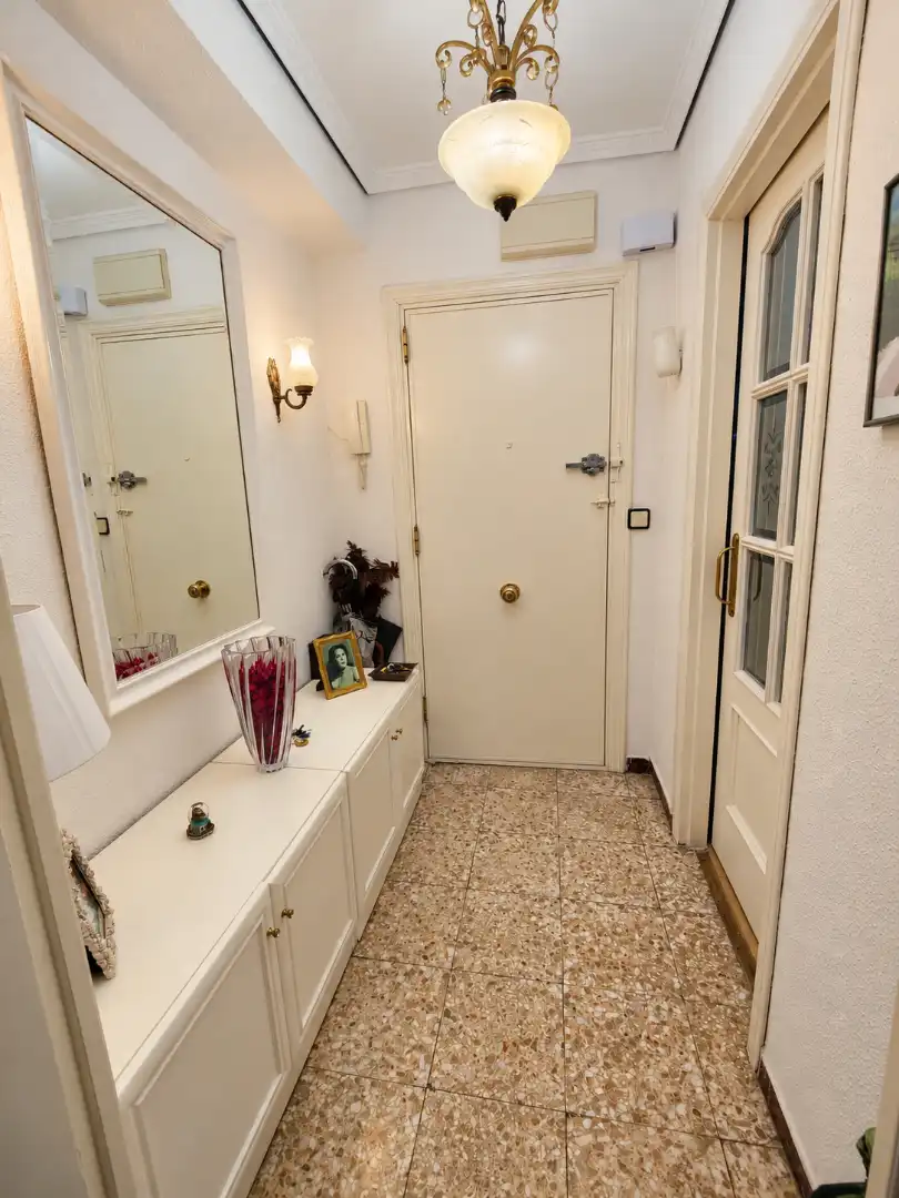 Flat with lift for sale in Ronda de los Tejares, imagen 2