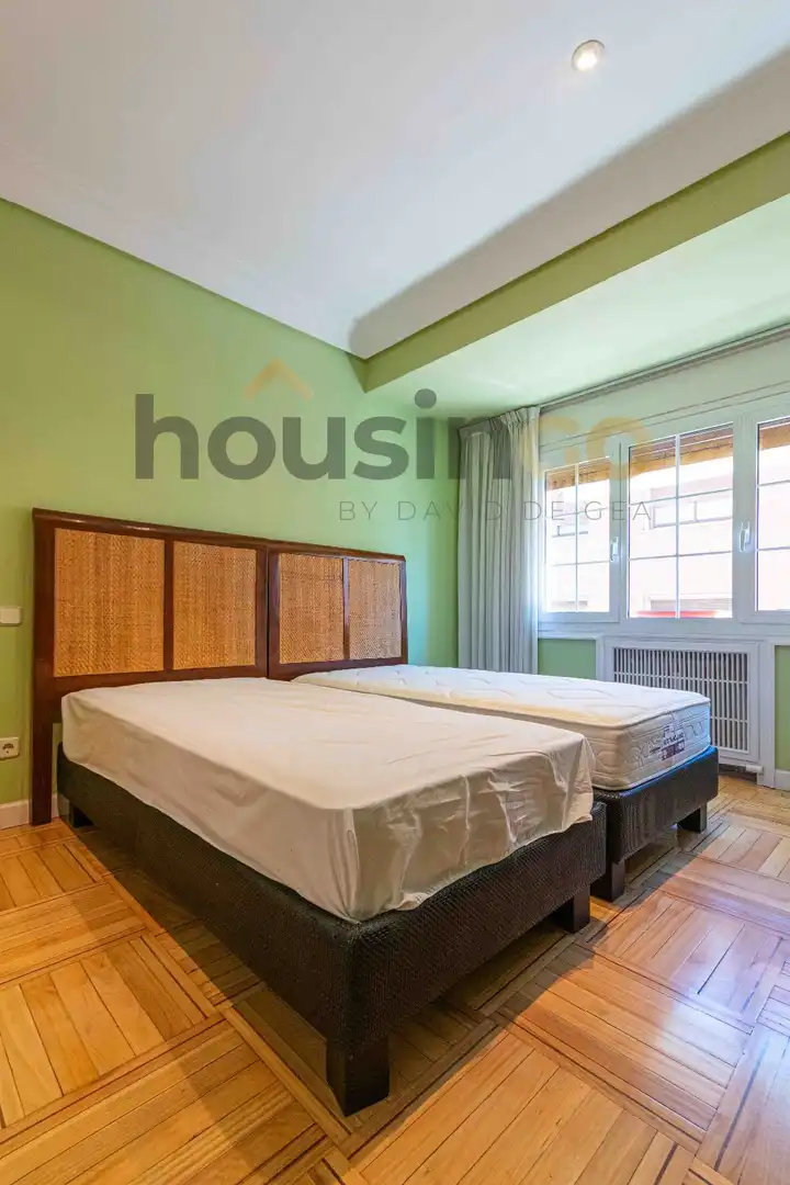 Schlafzimmer von Wohnung zur Miete in Madrid mit Heizung und Terrasse