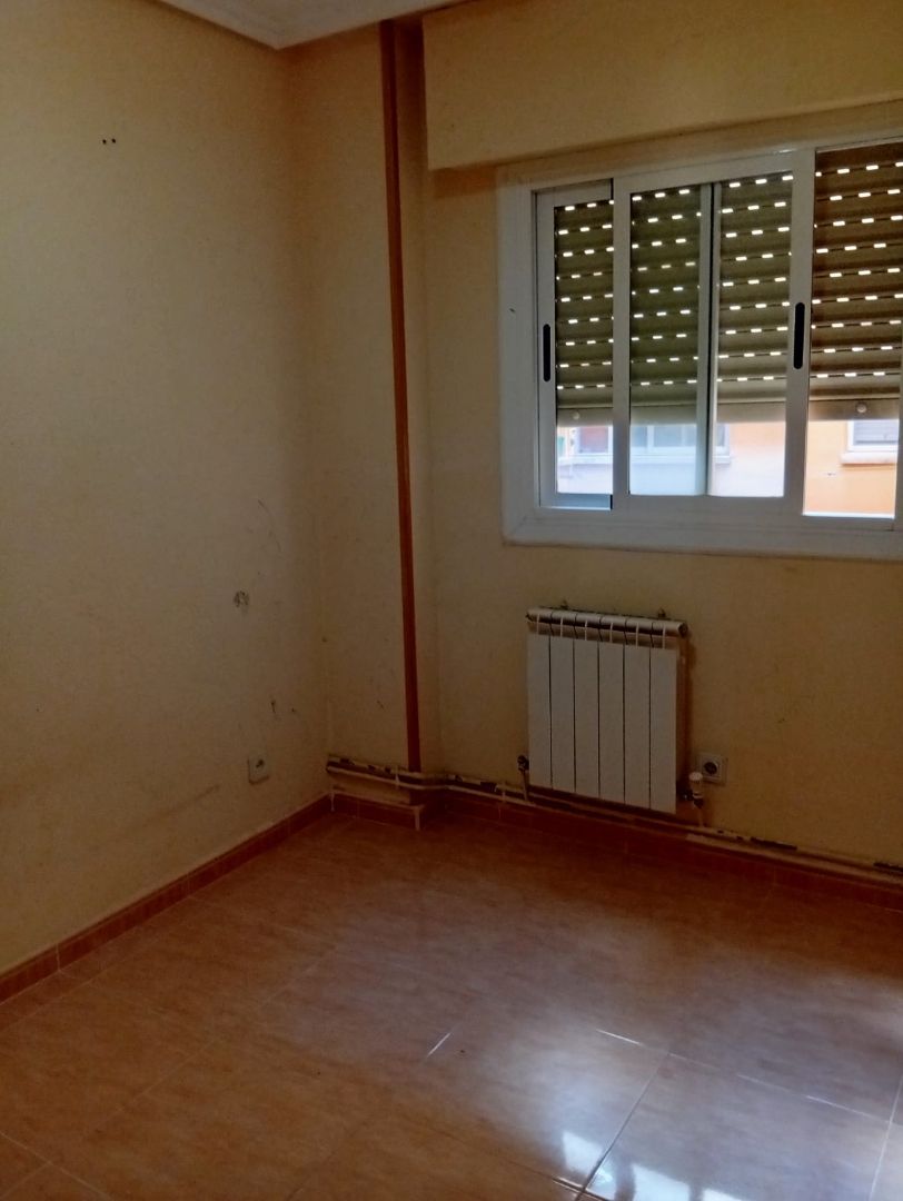 Bedroom of Flat for sale in Tomelloso  with Heating