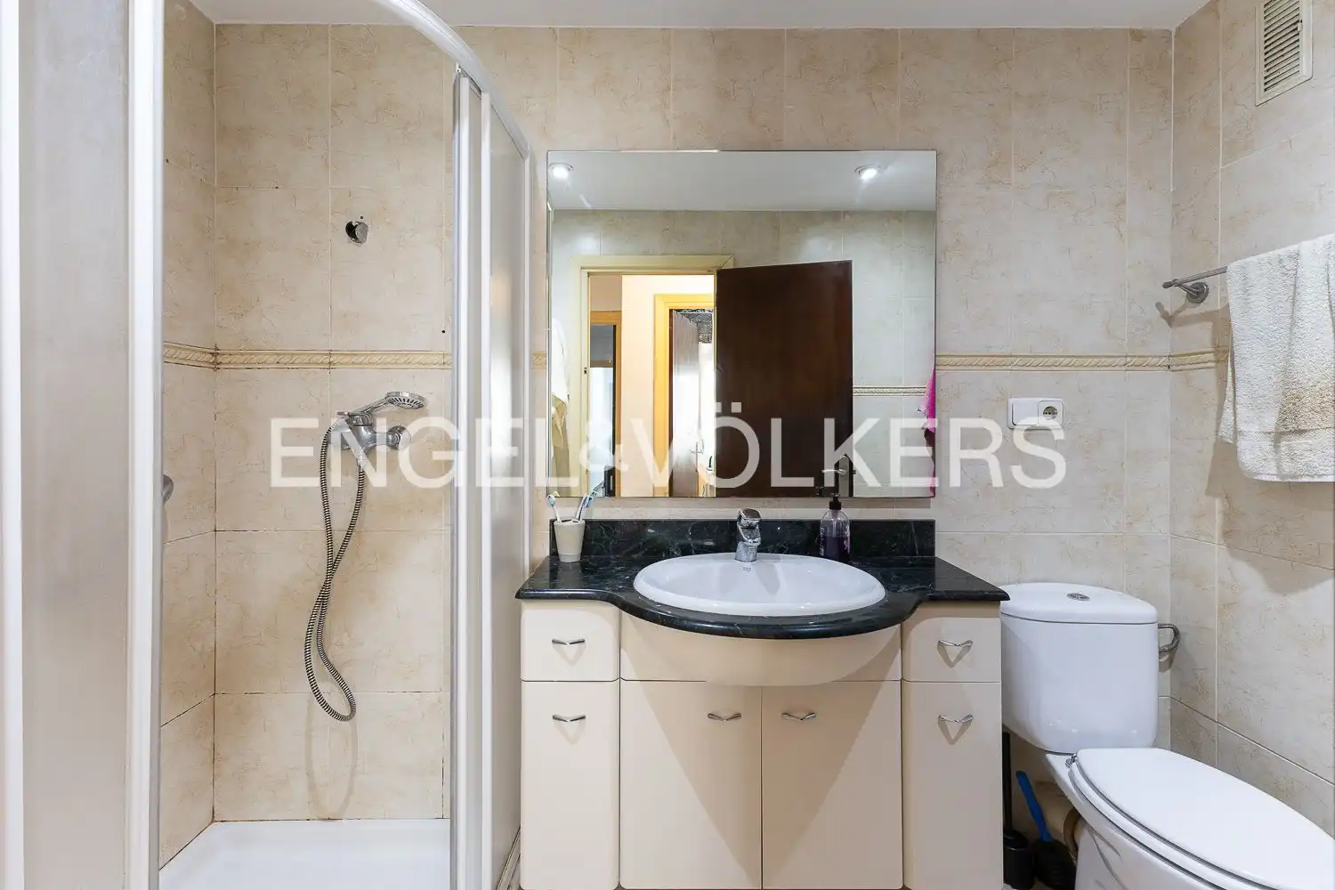 Badezimmer von Wohnung zum Verkauf in Valencia mit Heizung, Möbliert und Balkon