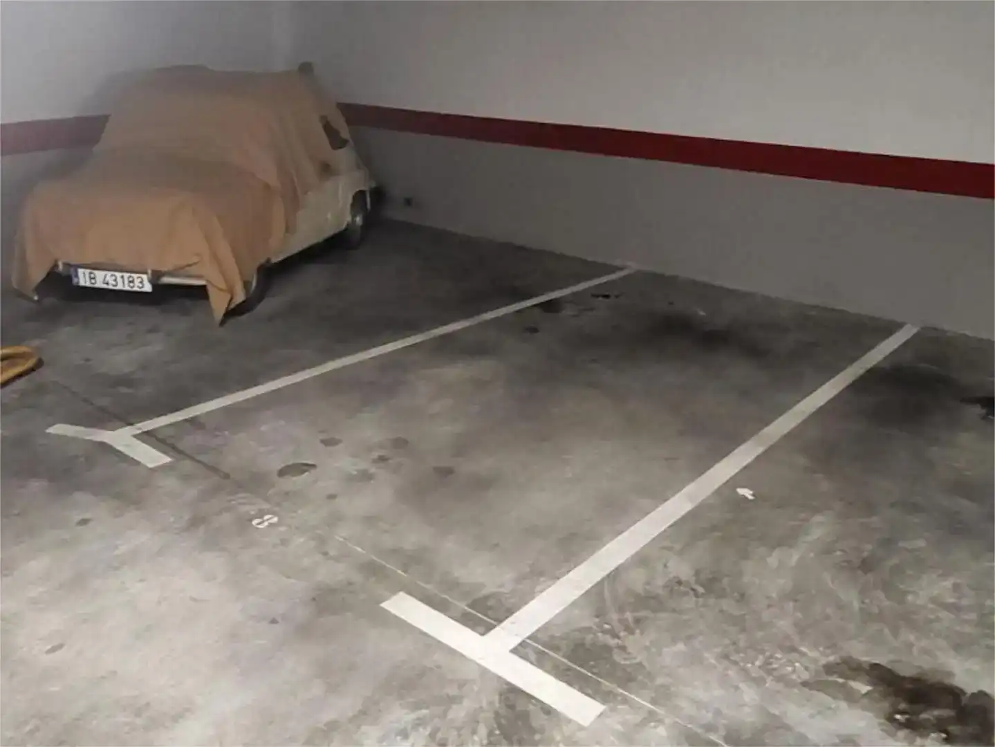 Parking of Garage for rent in Ponent