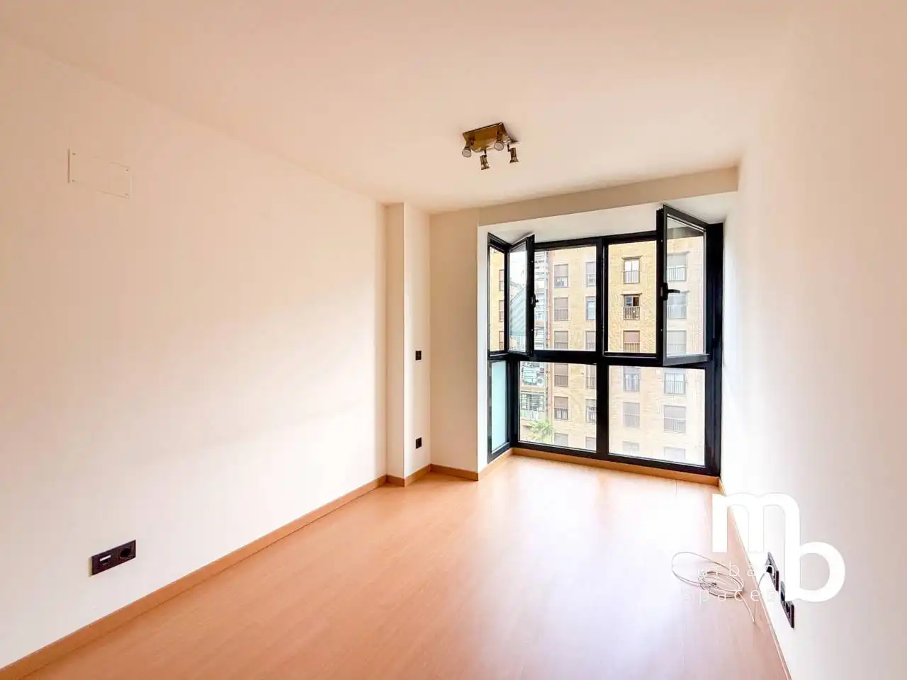 Balcony of Flat for rent in Madrid  with Air Conditioner, Heating and Swimming Pool