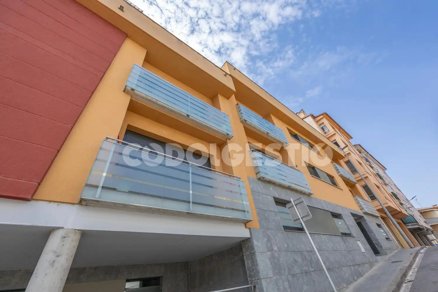 Vista exterior de Piso en venta en Torelló con Terraza y Balcón