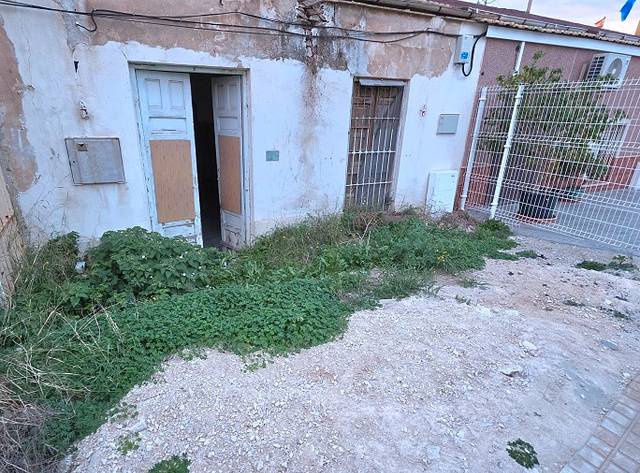 Casa adosada en Venta en La Portalada